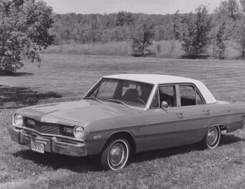 1975 Dodge Dart Custom Sedan (LH41)