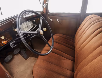 Interior 1933 Dodge DP 4-door Salon Brougham