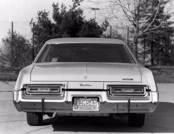 1976 Dodge Royal Monaco Sedan (DH 41)