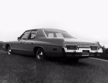 1976 Dodge Royal Monaco Sedan (DH 41)