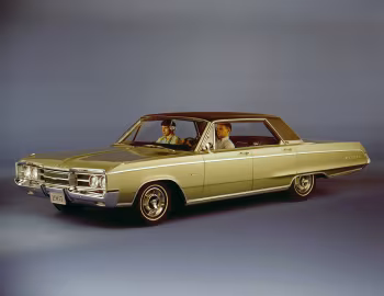 1967 Dodge Monaco 4-door Hardtop Sedan (CD2H 43)