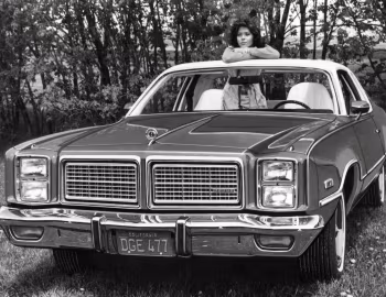 1977 Dodge Monaco Brougham Hardtop Coupe (WH 23)