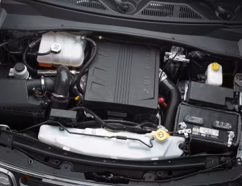 Sous la capuche Dodge Nitro R/T [EU-spec] '2007–10