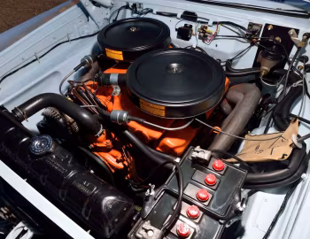 Bajo el capó 1963 Dodge Polara Convertible (TD2H 635)
