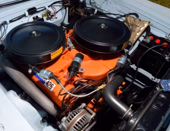 Bajo el capó 1963 Dodge Polara Convertible (TD2H 635)