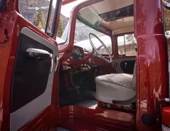 Интерьер 1959 Dodge W200 Power Wagon American LaFrance Firetruck