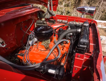 Bajo el capó 1959 Dodge W200 Power Wagon American LaFrance Firetruck