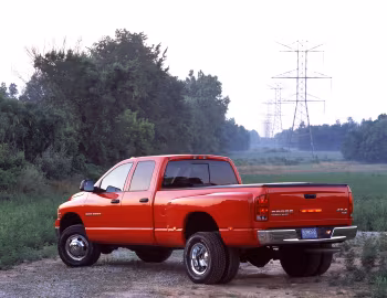 Dodge Ram 3500 4×4 SLT Quad Cab Pickup '2004–05