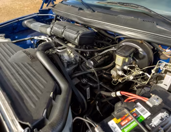Bajo el capó Dodge Ram Indy 500 Pace Truck '1996