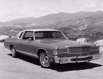 1975 Dodge Royal Monaco Brougham 2-door Hardtop (DP 23)