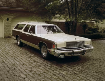 1976 Dodge Royal Monaco Brougham Station Wagon (DP 46)