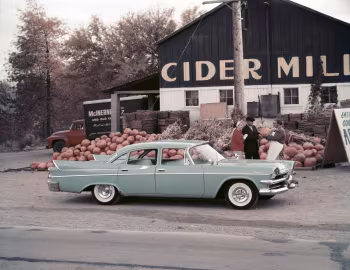 1957 Dodge Royal Sedan (D67-1)