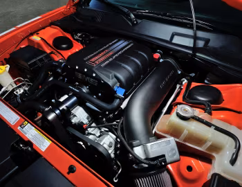 Bajo el capó Saleen SMS 570X Challenger (LC) '2009–10