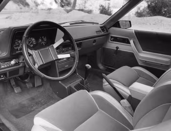 Interior 1987 Dodge Shelby Charger GLHS (LZS-24)