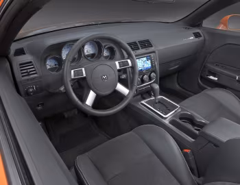 Интерьер 2008–10 Dodge Challenger SRT8 [North America] (LC) '04.2008–10.2010