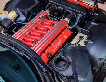Под капотом 2000–02 Dodge Viper ACR '1999–2002