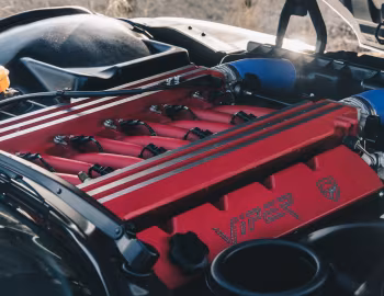 Под капотом Dodge Viper GTS-R GT2 Championship Edition '1998