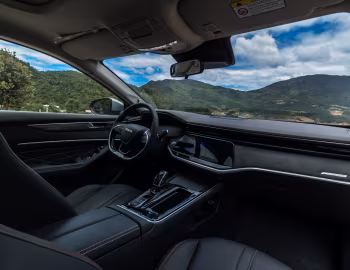Интерьер Dongfeng Aeolus Yixuan Max '2021–23
