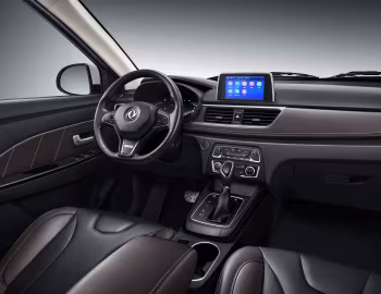 Интерьер Dongfeng Fengguang S370 '2018–н.в.