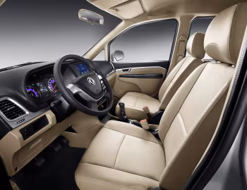 Interior Dongfeng Succe '2015–20
