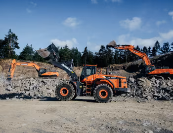 Doosan DX, Doosan DL580-5
