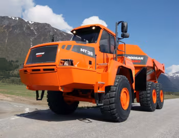 Doosan Moxy MT36 '2010–11