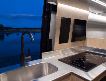 Interior 2026 Dovra RIG S-610 '2025–26