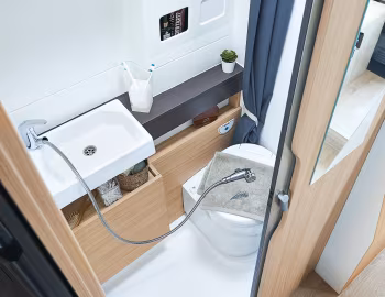 Interior 2020–21 Dreamer Camper Five '2019–21
