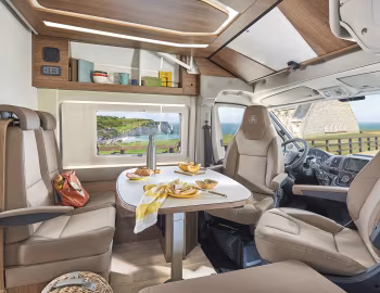 Interior 2022–pr. Dreamer Family Van '2021–pr.
