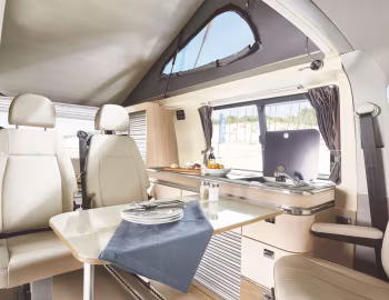 Interior 2016–18 Dreamer Cap Land '2015–18
