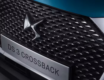 Лагатып DS 3 Crossback Opéra [Worldwide] '2019–22