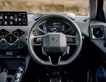 Передня панель DS 3 E-Tense [UK-spec] '2023–24