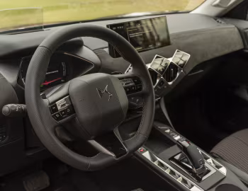 Передня панель DS 3 Hybrid Étoile [Argentina] '2025–н.ч.