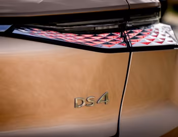 DS 4 Cross [UK-spec] '2022–24