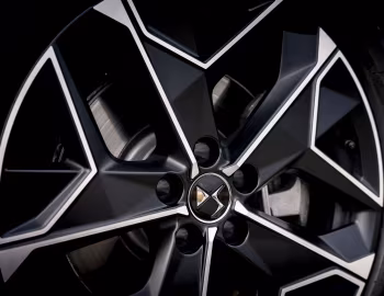 DS 4 Cross [UK-spec] '2022–24