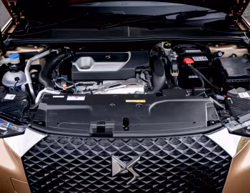 Під капотом DS 4 Cross [UK-spec] '2022–24