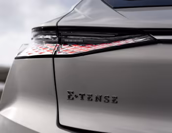 DS 4 E-Tense Rivoli [UK-spec] '2022–24