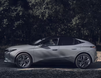 DS 4 E-Tense "Esprit de Voyage" [Worldwide] '2023–24