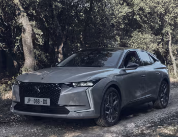 DS 4 E-Tense "Esprit de Voyage" [Worldwide] '2023–24