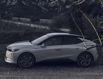 DS 4 E-Tense "Esprit de Voyage" [Worldwide] '2023–24