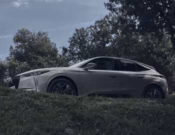 DS 4 E-Tense "Esprit de Voyage" [Worldwide] '2023–24