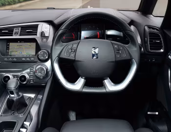 Передня панель DS 5 [UK-spec] '2015–18