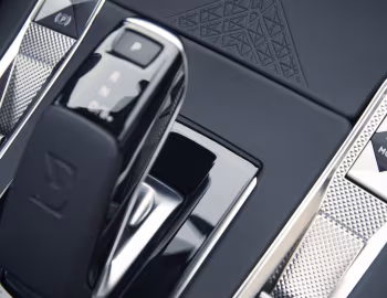 Інтэр'ер DS 7 Crossback "Louvre" [Worldwide] (X74) '2020–22
