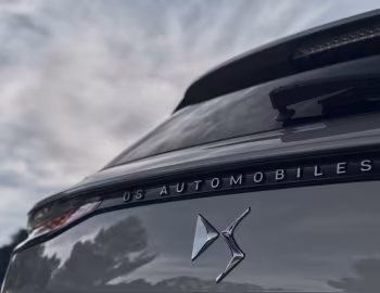 Logo DS 7 E-Tense Esprit de Voyage '2023–24