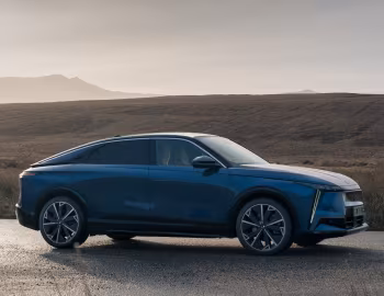 DS N°8 Étoile AWD [UK-spec] '2025–pr.