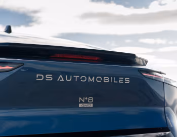 DS N°8 Étoile AWD [UK-spec] '2025–pr.