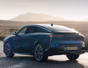 DS N°8 Étoile AWD [UK-spec] '2025–pr.