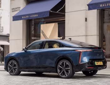DS N°8 Étoile AWD [UK-spec] '2025–pr.