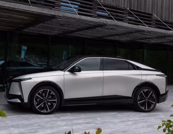 DS N°8 Étoile AWD [Worldwide] '2025–pr.