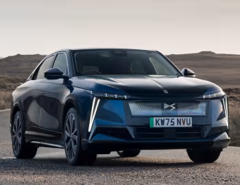 DS N°8 Étoile AWD [UK-spec] '2025–pr.